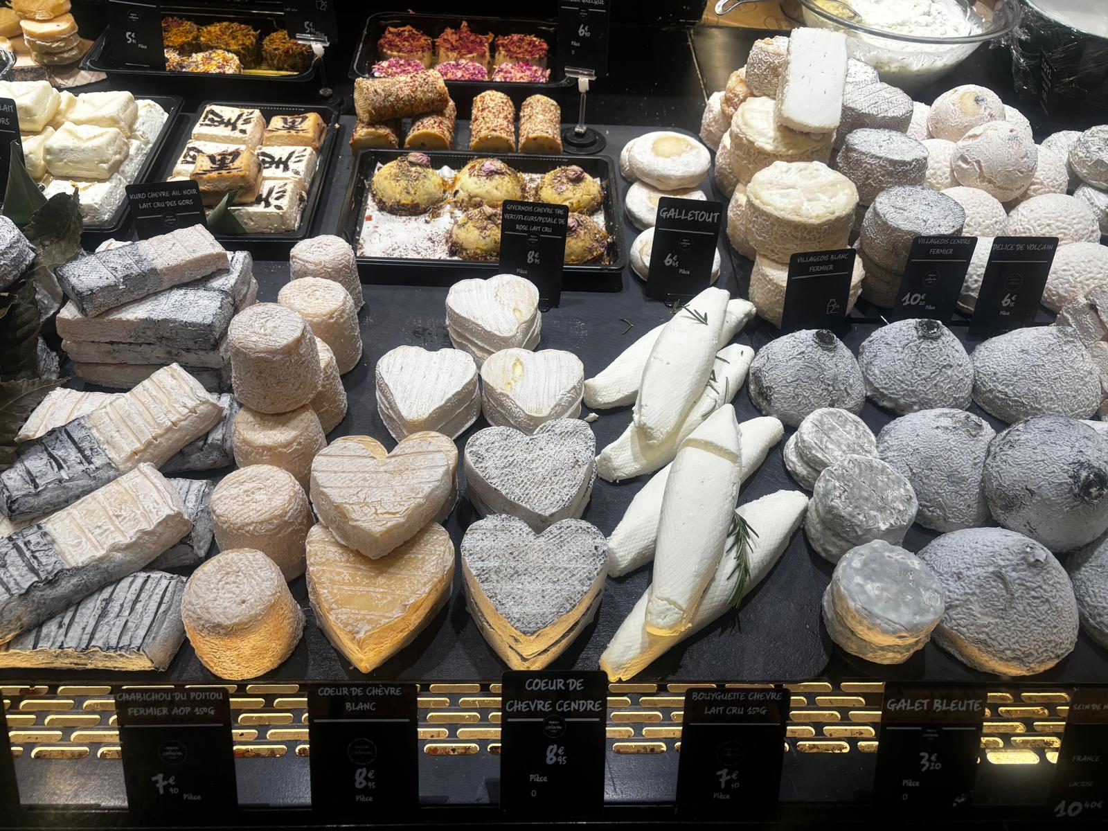 Les Halles Paul Bocuse a Lyon...formaggi!
